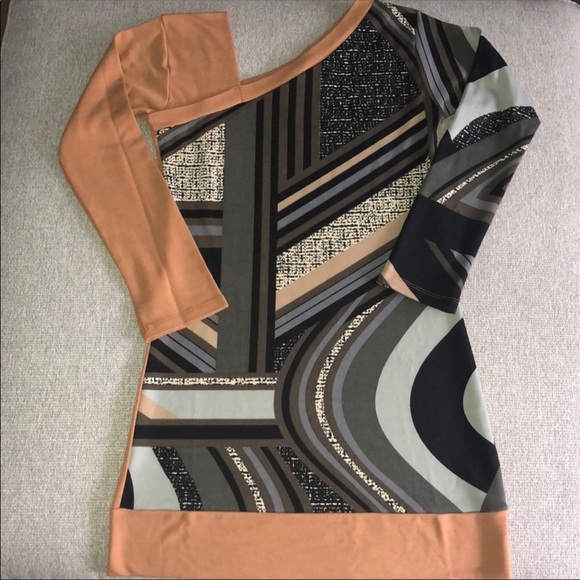 Geometric Printed Asymmetrical Bodycon Dress - Picture 7 of 13